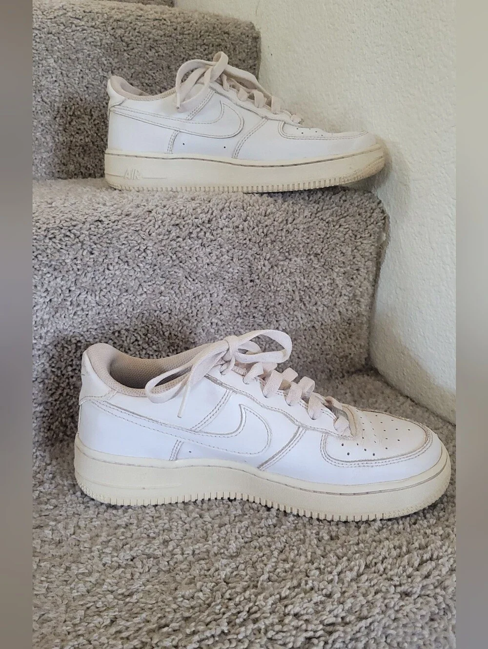 Nike  Air Force 1 '07 white leather sneakers Size 6Y